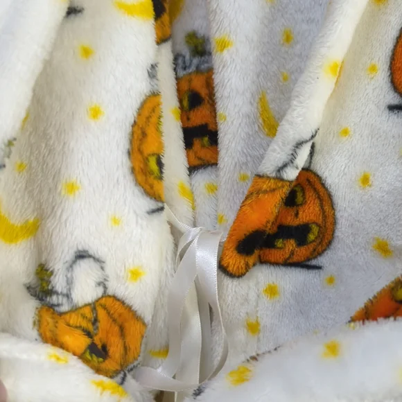 Snoopy Peanuts Berkshire Halloween Plush Bathrobe  Hooded Sleepwear Women S/Md - Picture 5 of 11